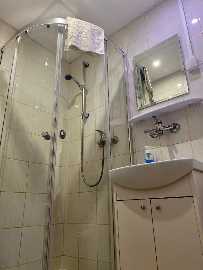 Dom Turysty Sanok Aparthotel Bagian luar foto