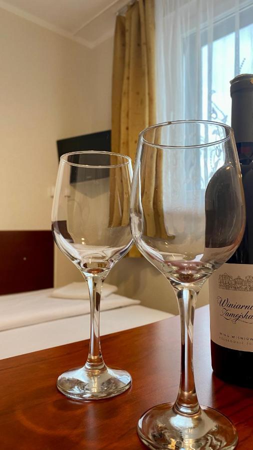 Dom Turysty Sanok Aparthotel Bagian luar foto