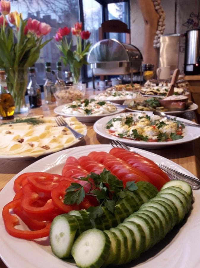 Dom Turysty Sanok Aparthotel Bagian luar foto