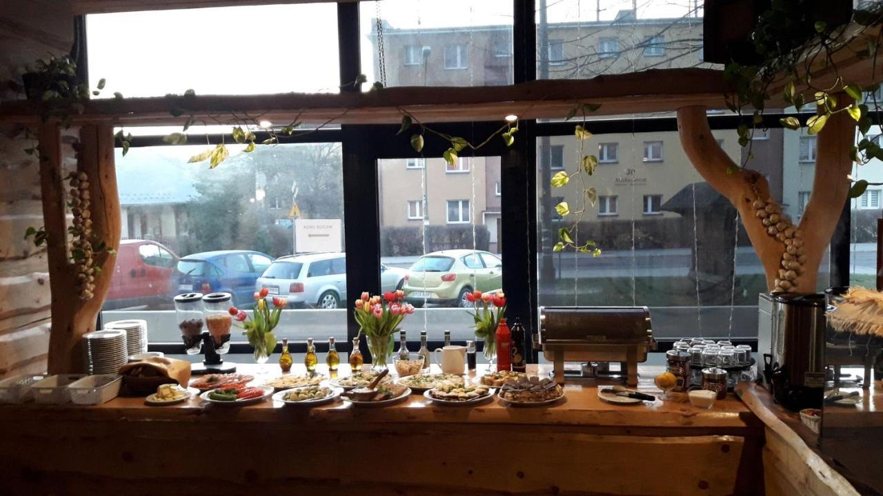 Dom Turysty Sanok Aparthotel Bagian luar foto