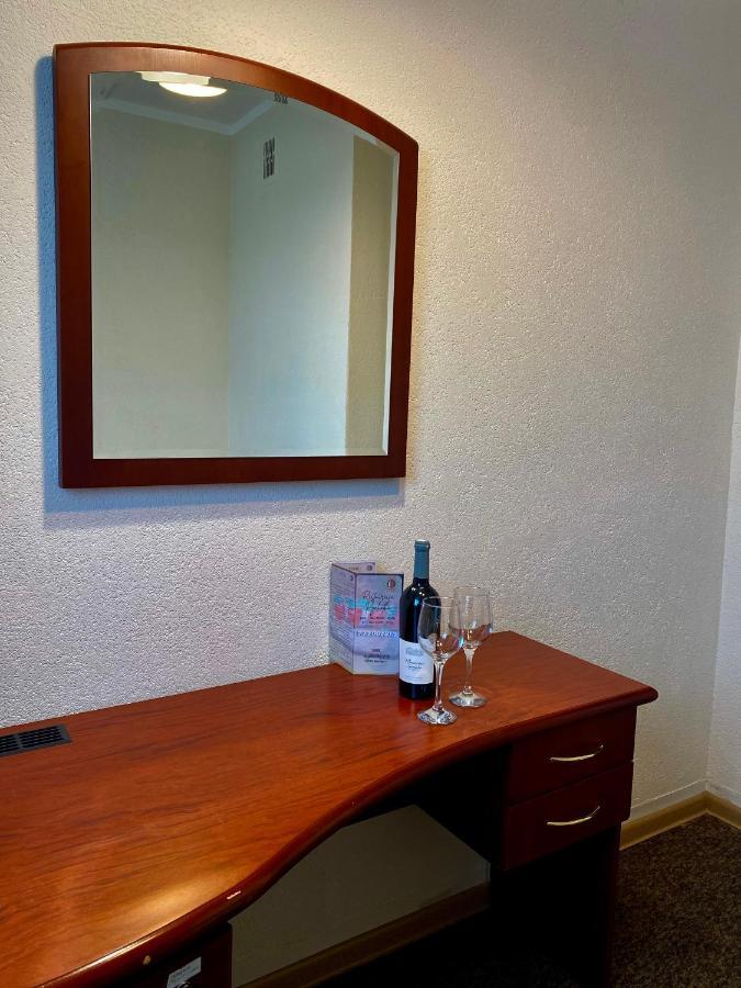 Dom Turysty Sanok Aparthotel Bagian luar foto