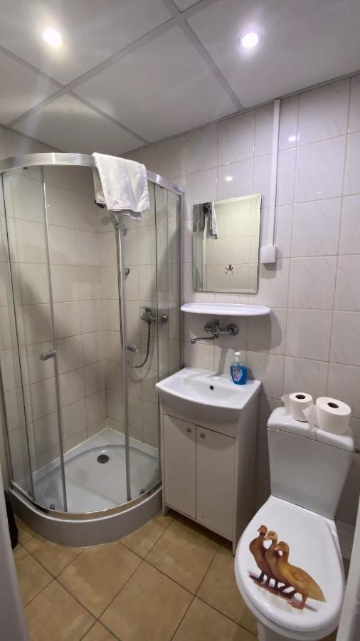Dom Turysty Sanok Aparthotel Bagian luar foto