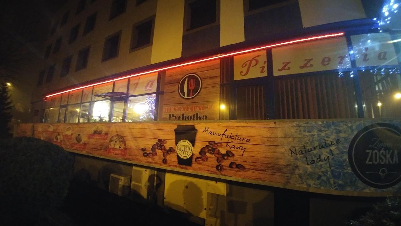 Dom Turysty Sanok Aparthotel Bagian luar foto