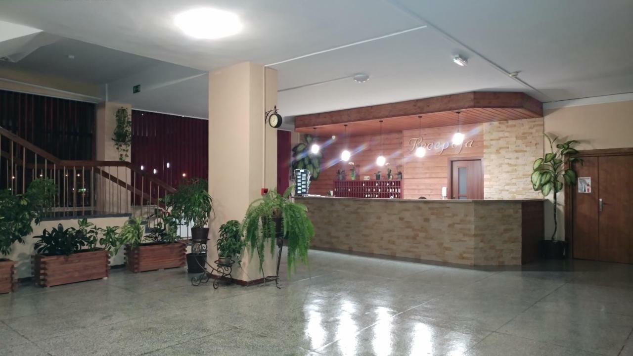 Dom Turysty Sanok Aparthotel Bagian luar foto